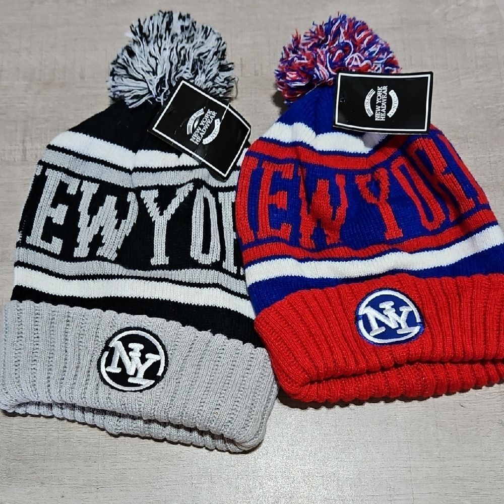New York 🎁 Adult Beanie Set With Pompom Detailing- Black/Grey & Blue/Red